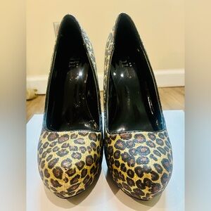 Chic Leopard Print Women's Heels